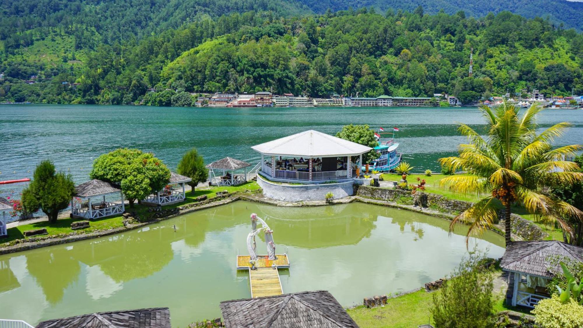 Khas Parapat Buitenkant foto